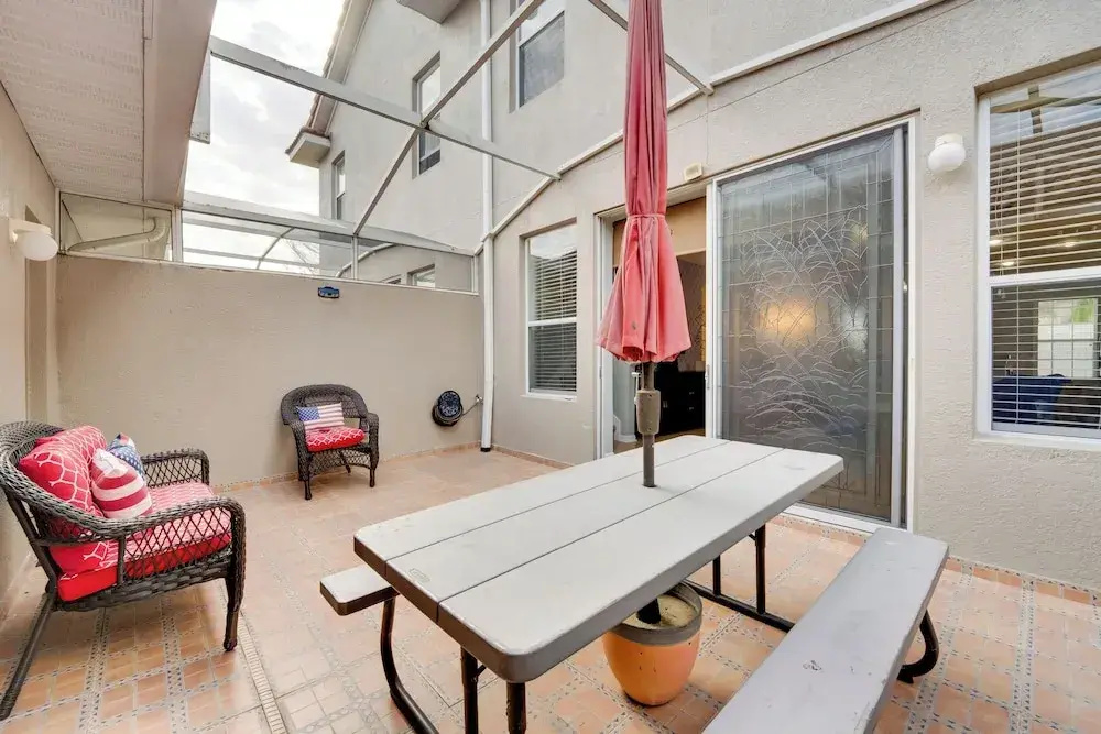 15 Mi to Disney: Kissimmee Townhome w/ Patio