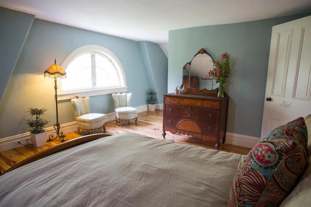 Deluxe Double room (full double bed)