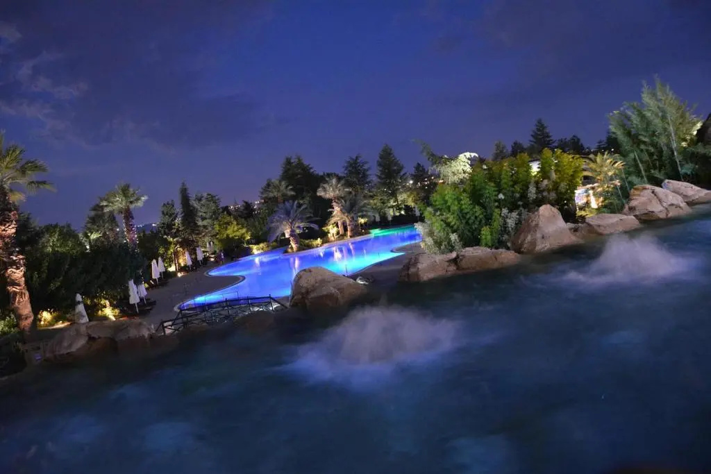 Beach & Waterfront