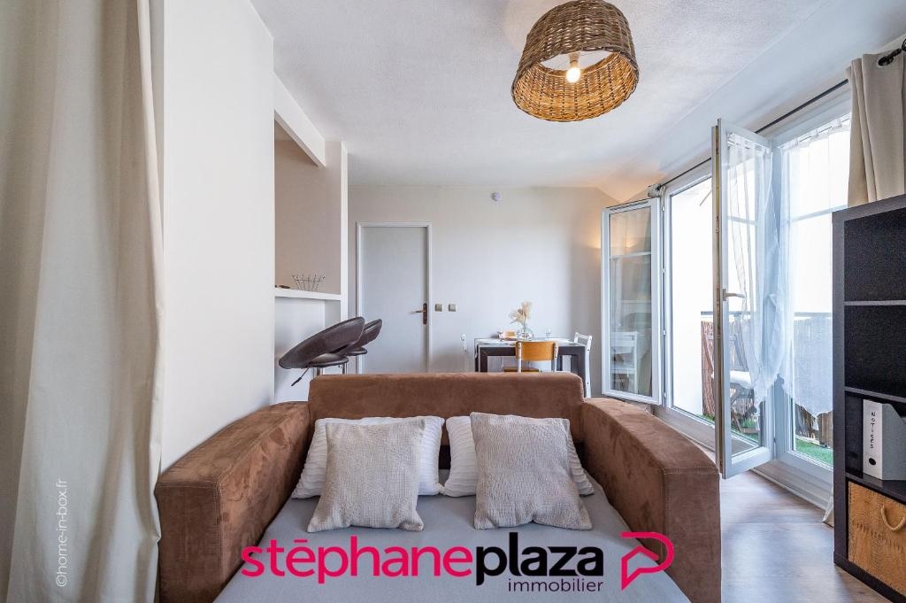 Plaza Venvolles 01