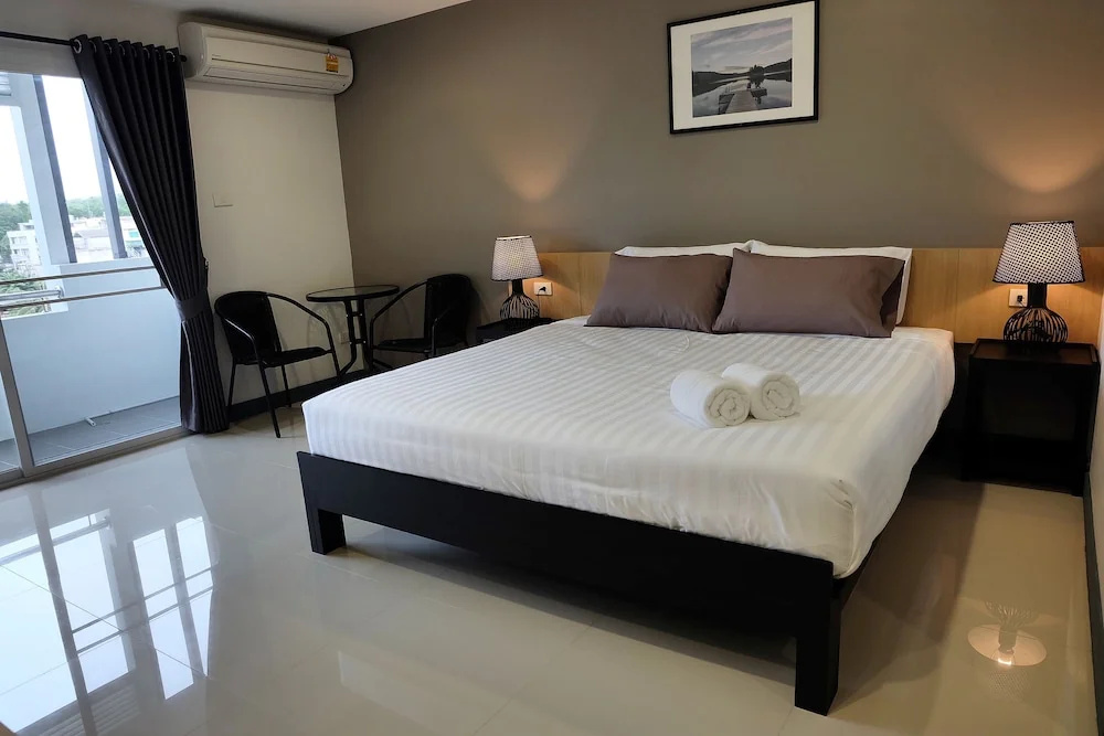 Standard Double room with balcony (full double bed)