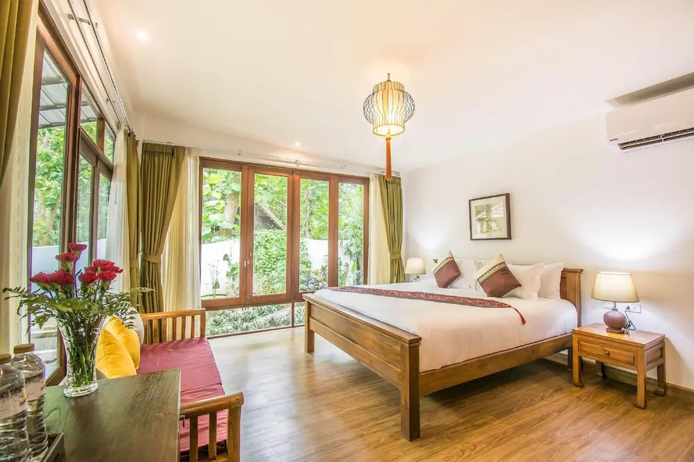 Standard Triple Family room with balcony