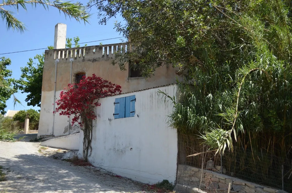 Villa Loutra
