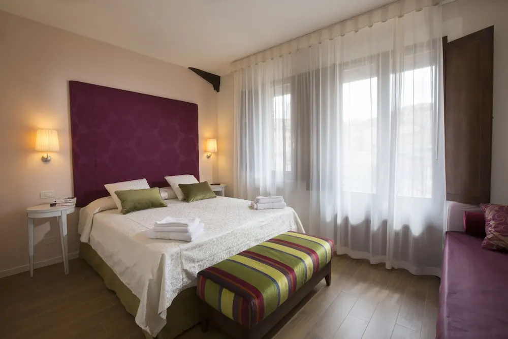 Superior Double room with balcony and with city view (full double bed)