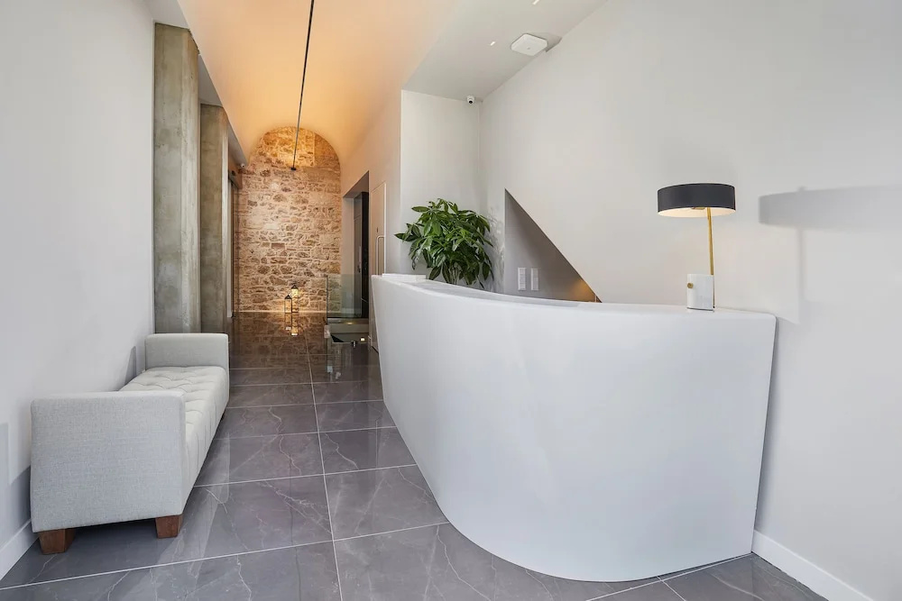 Mira Me Athens Boutique Hotel — фото
