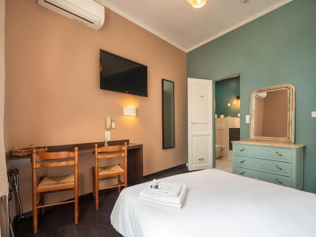 Superior Double room (full double bed)