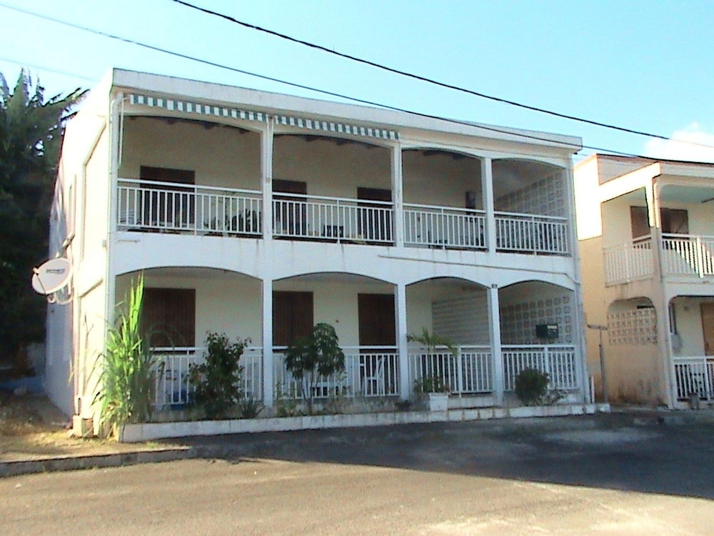 House With 2 Bedrooms in Petit Bourg, With Wonderful sea View, Furnish