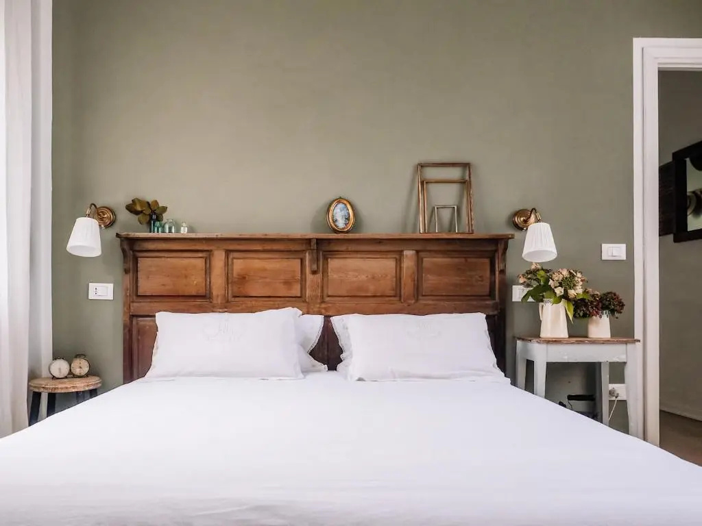 Deluxe Double room (full double bed)