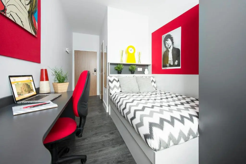 Yugo Explore - Arran House - Chambres