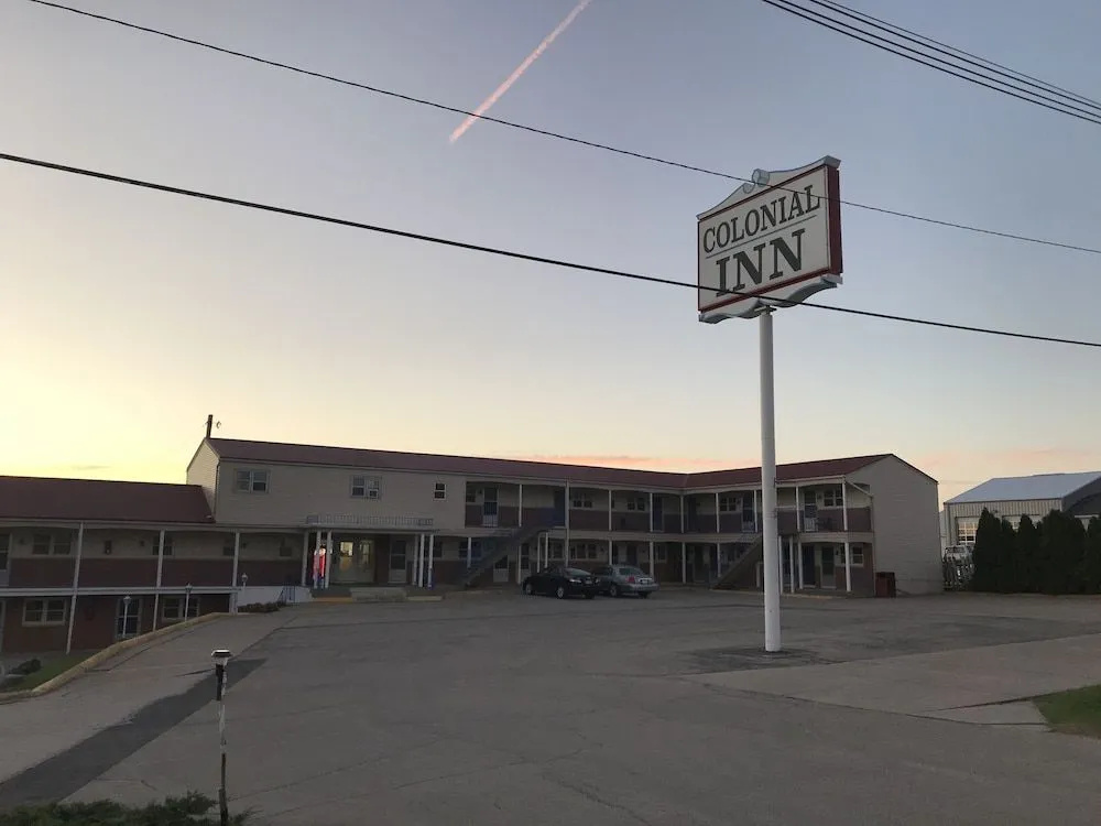 Colonial Inn Dyersville