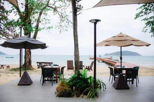 Beach & Waterfront