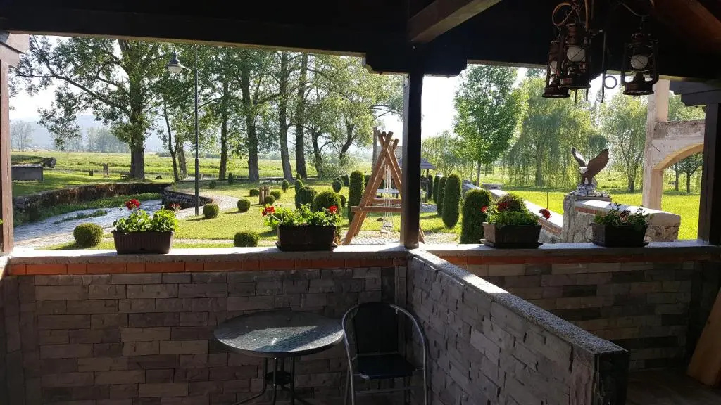 Balcony & Terrace