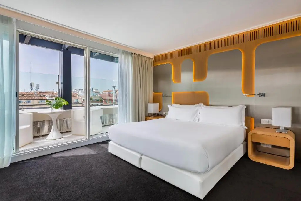 Deluxe Suite