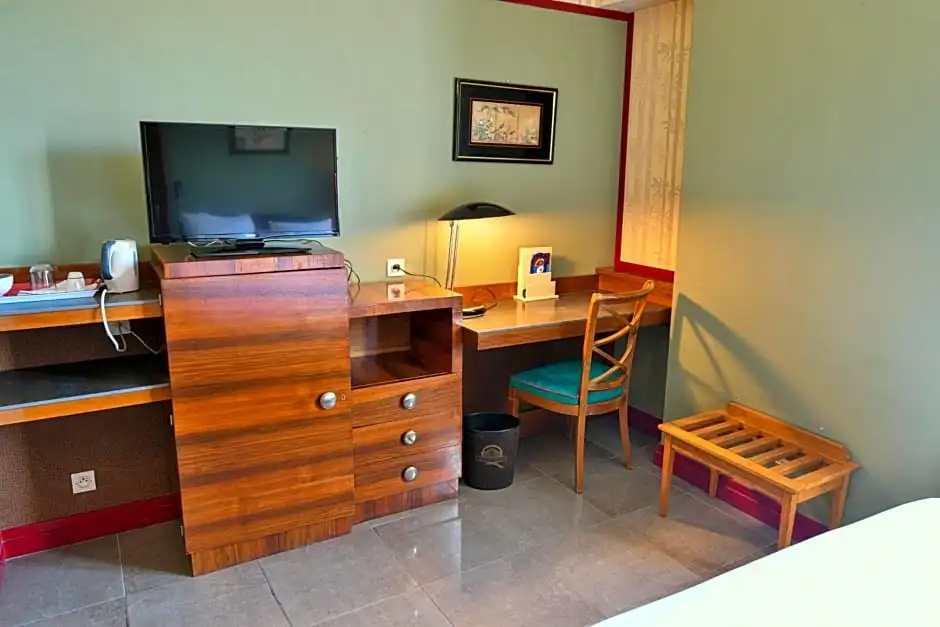 Economy room