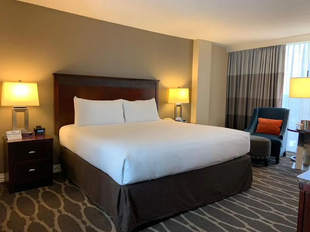 Hilton Houston Westchase - Chambres