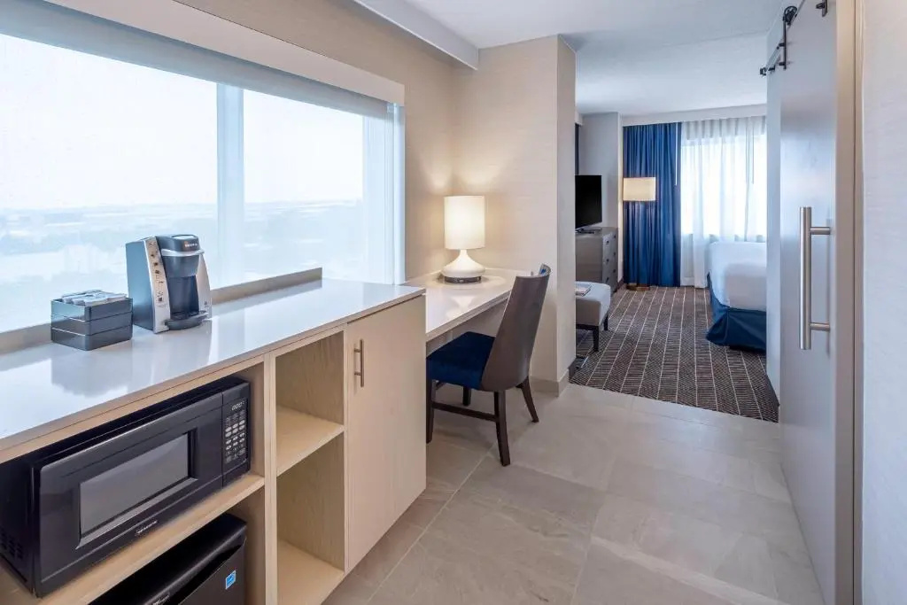 Embassy Suites Boston Logan Airport - Chambres