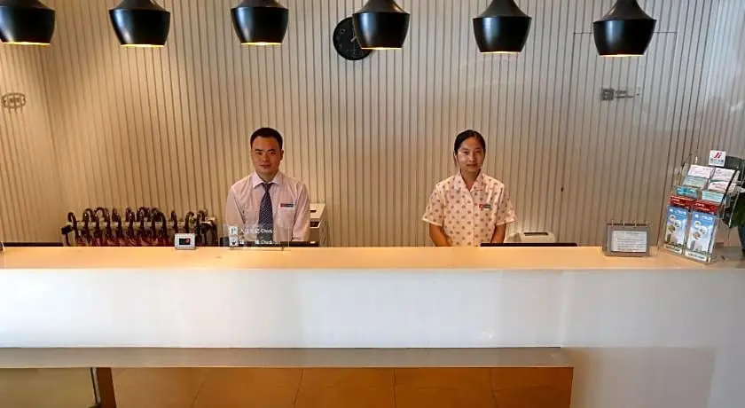 Lobby & Reception