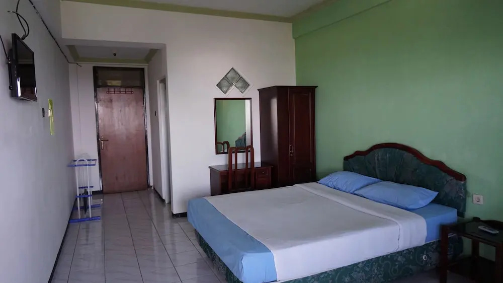 Deluxe Double room (full double bed)