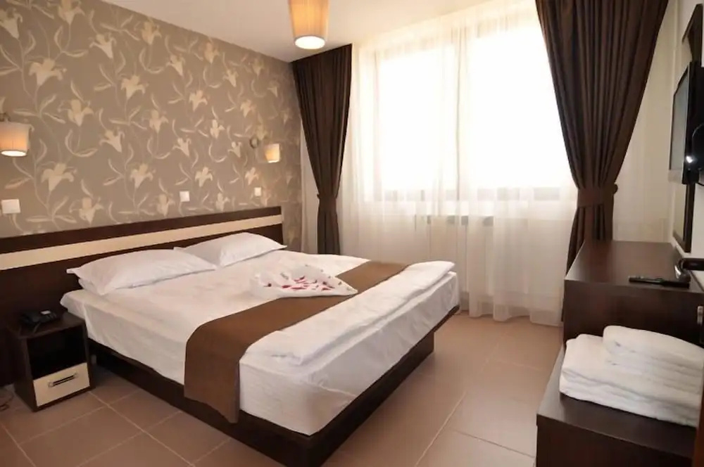1 Bedroom Family Apartment with city view