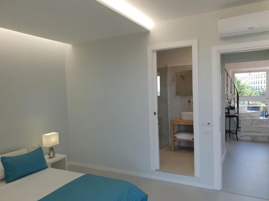 Deluxe Double room with sea view (full double bed)