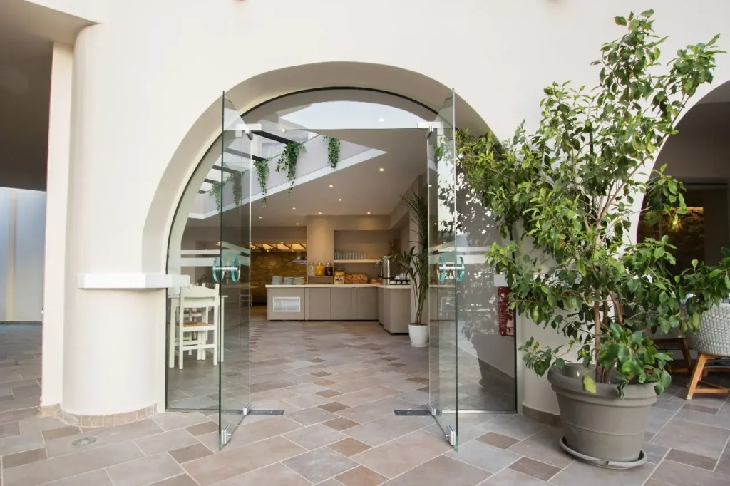 Parasol Luxury Hotel & Suites