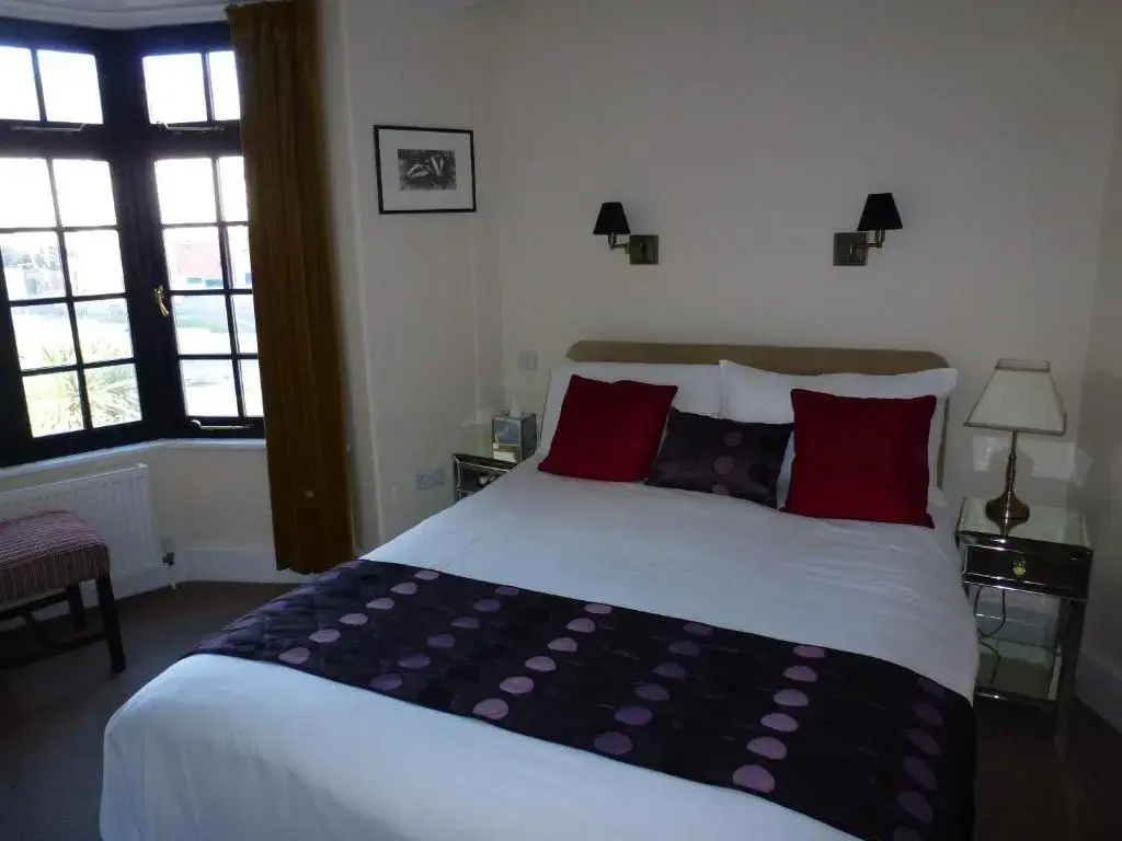 Standard Double room with sea view (full double bed)