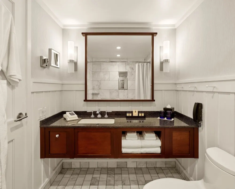 Fellows Suite