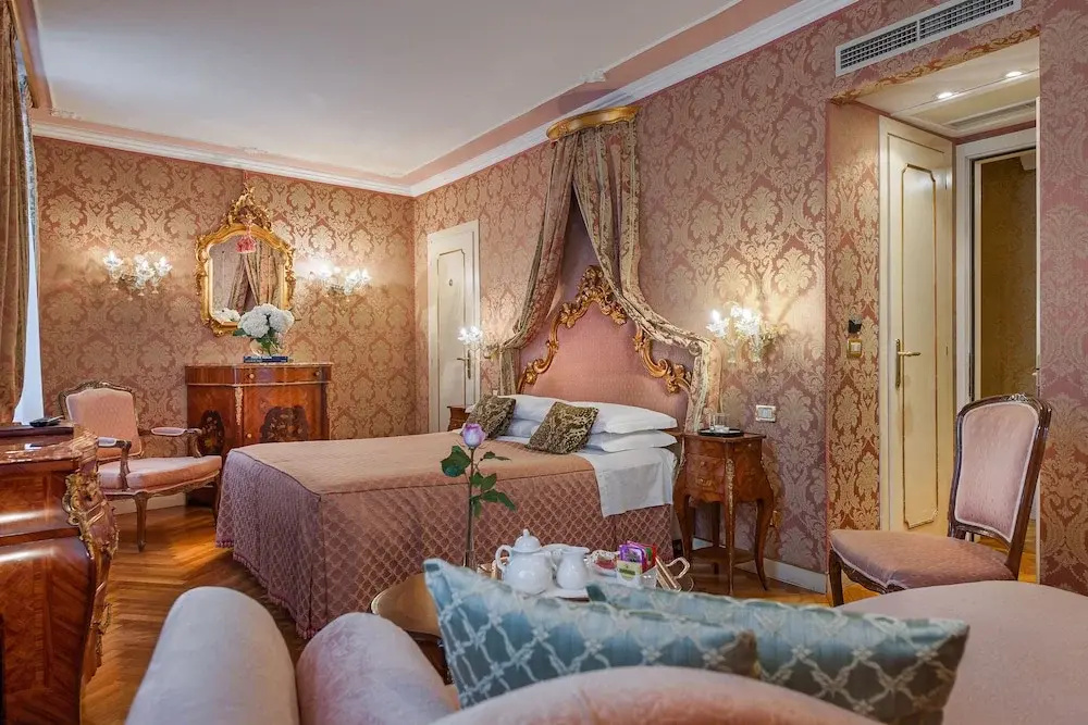 Prestige room with canal view