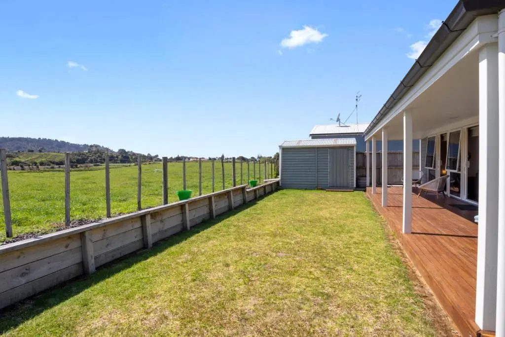 Sky Blue Retreat - Waihi Beach Holiday Home