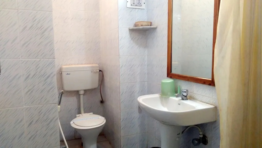 Standard Double room with sea view (full double bed)