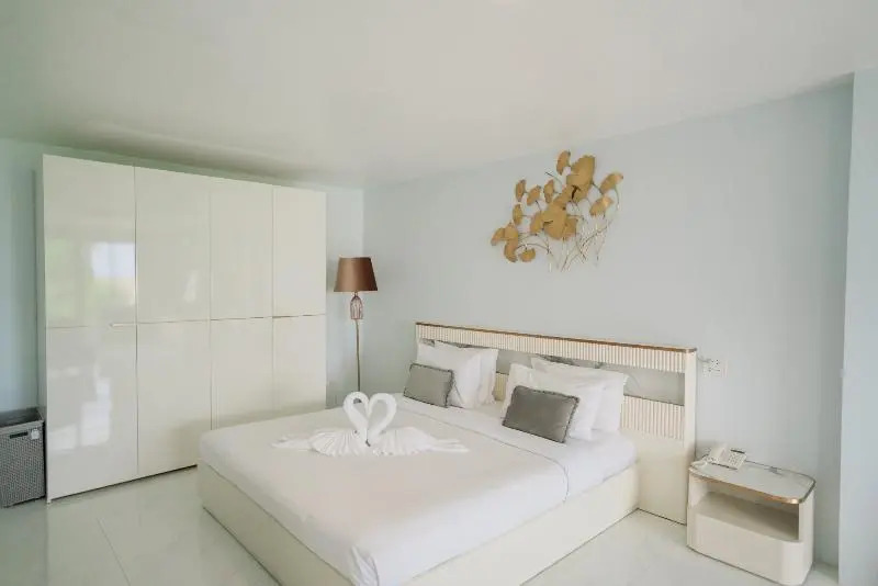 Люкс Standard с балконом в Club Bamboo Boutique Patong Beach Resort