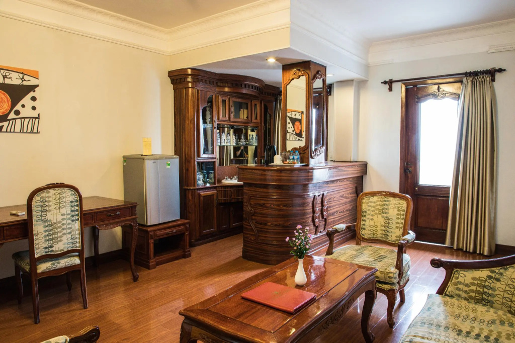 Lobby & Reception