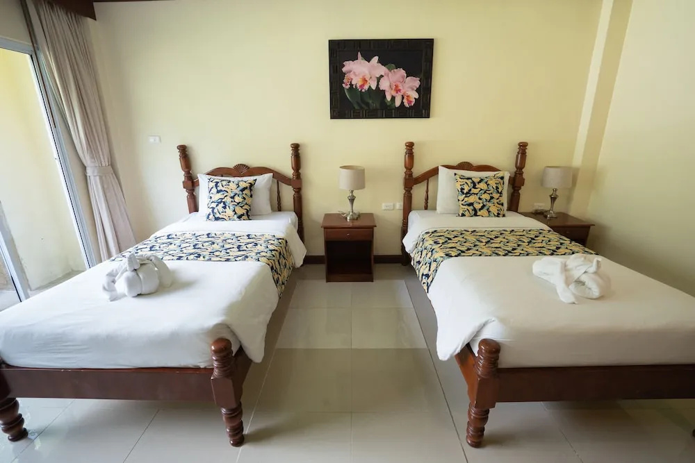 Pranang Flora House - Chambres