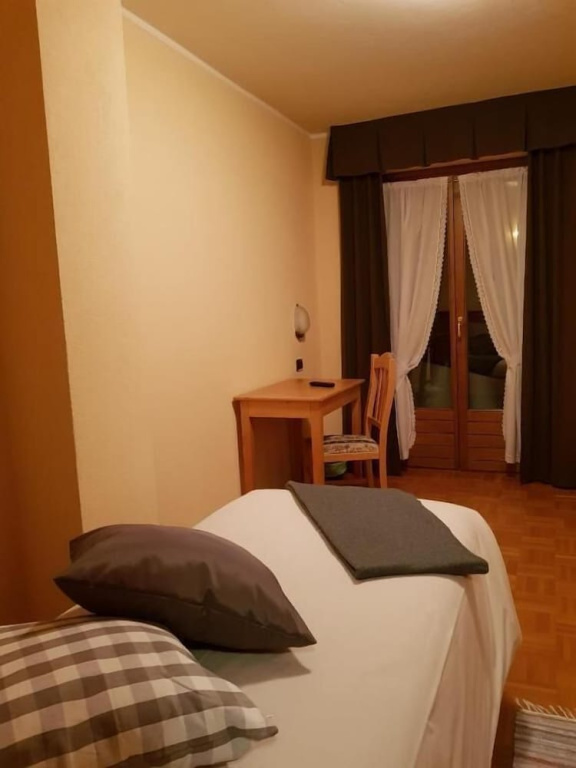 Standard Single room with balcony and with mountain view