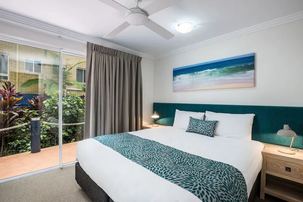 3 Bedrooms Superior Apartment with partial sea view