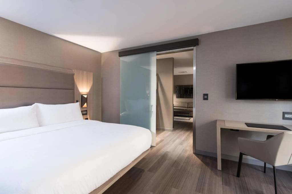1 Bedroom Double Suite (full double bed)