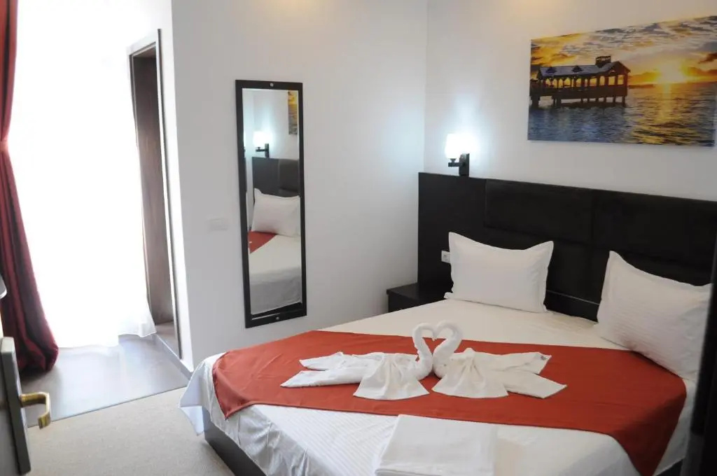 Standard Double room with balcony (full double bed)