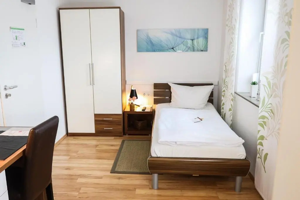 Zur Linde Gästehaus - Chambres