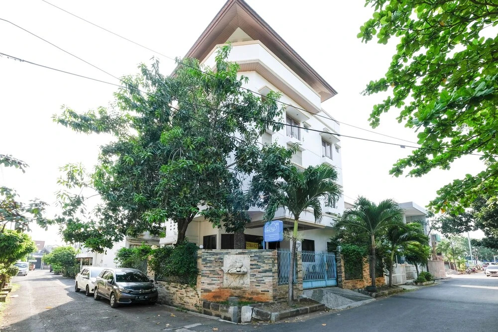 RedDoorz Plus near Simpang Lima