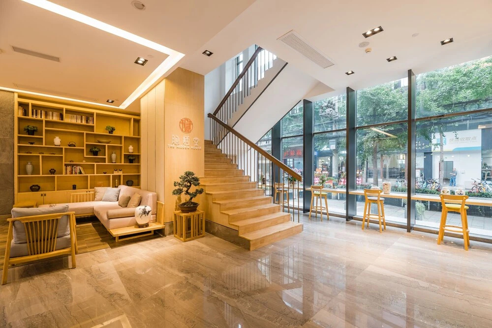 Lobby & Reception