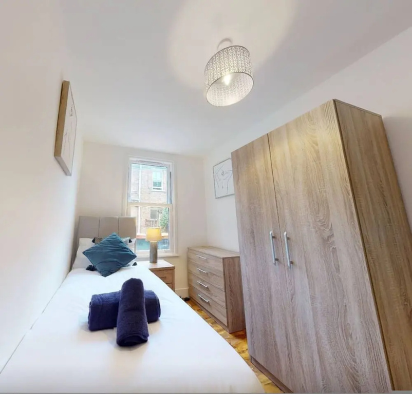 De Pary 2 Modern Bedford Apartment- Near Town Centre