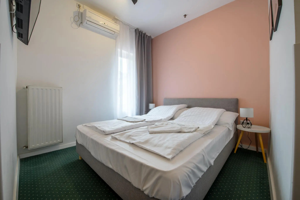 Compact Double room (full double bed)