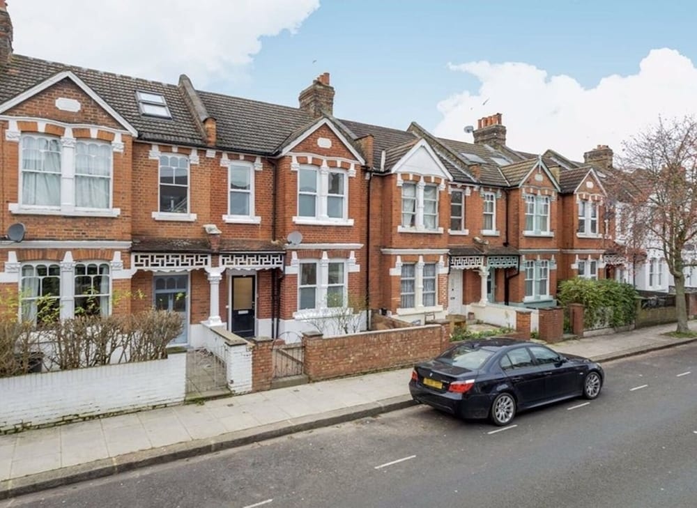 Newly Renovated High Spec 4 Bedroom House