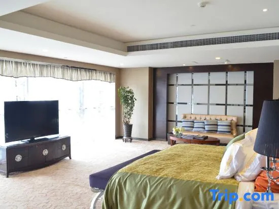Номер Standard с 3 комнатами в Country Garden Silver Beach Hotel