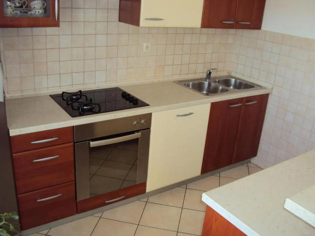 3 Bedrooms Apartment