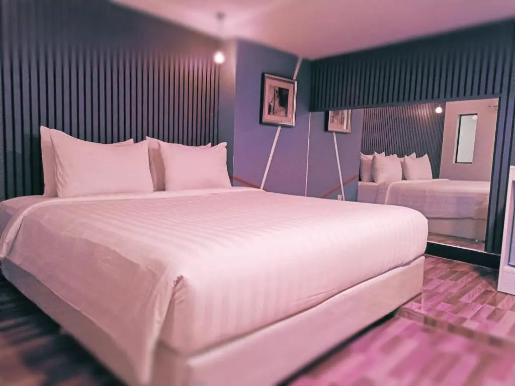 DE Hotel Phnom Penh by null