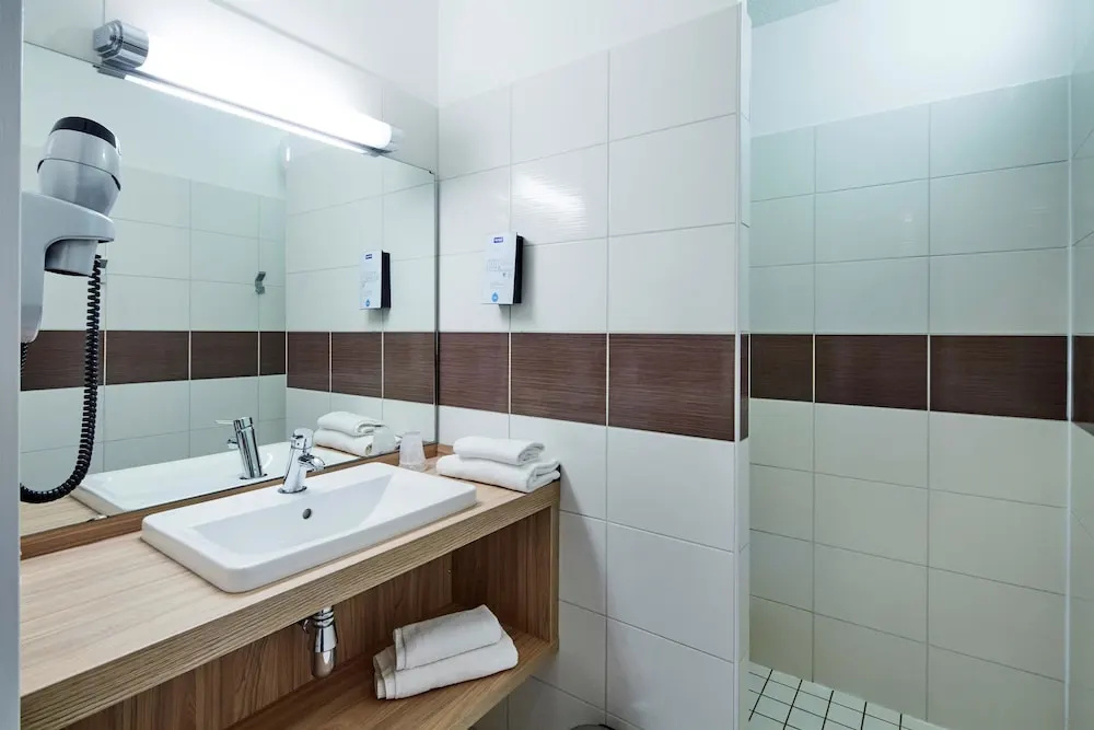 Kyriad Clermont Ferrand Nord - Riom - Chambres