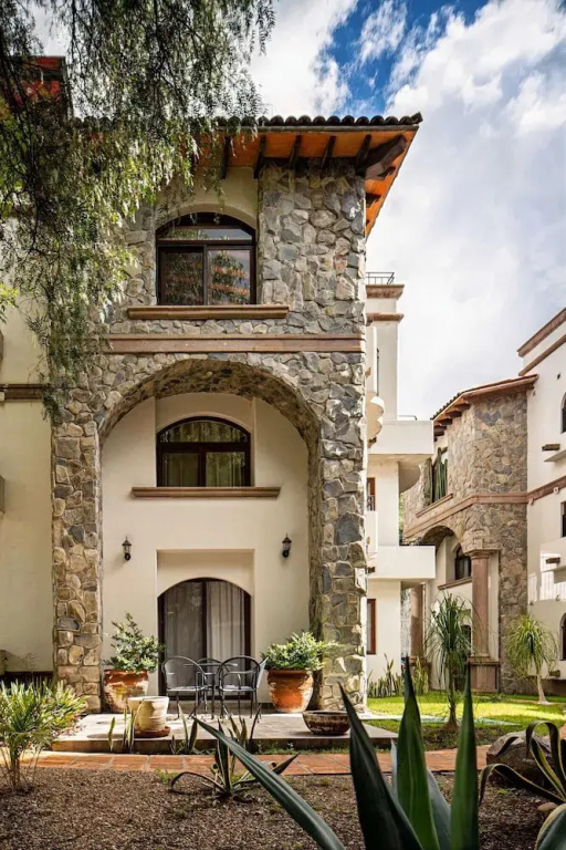 Holt - Amazing 2 BR in San Miguel