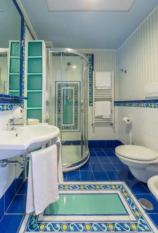 Standard Double room with partial sea view (full double bed)