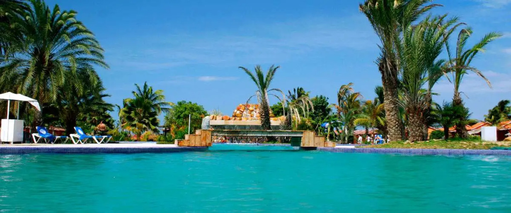 Beach & Waterfront